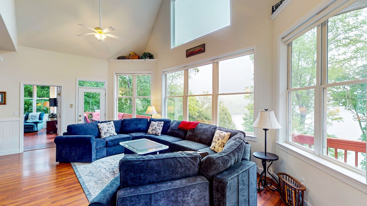 Photo of Livingroom in Goodview