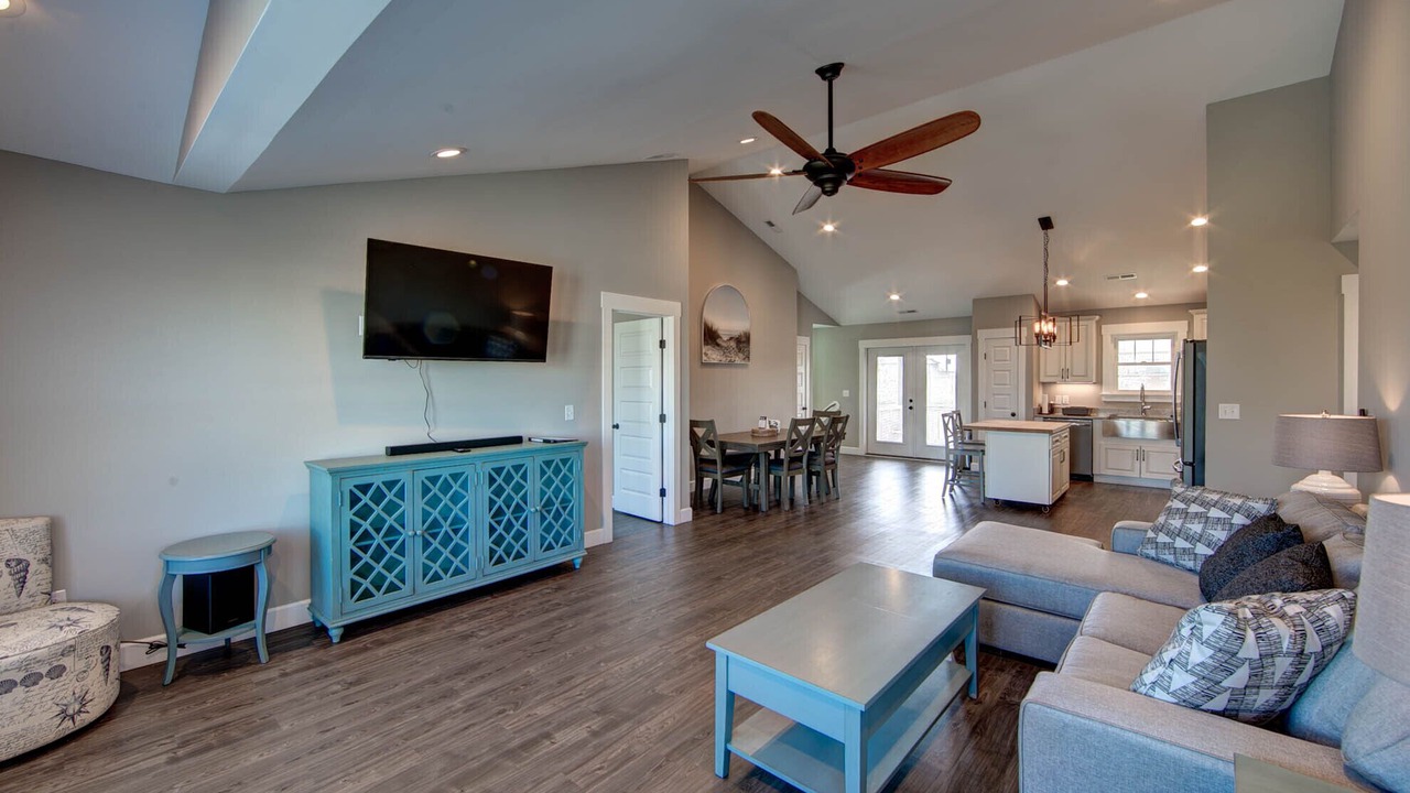 Photo of Livingroom in Avon