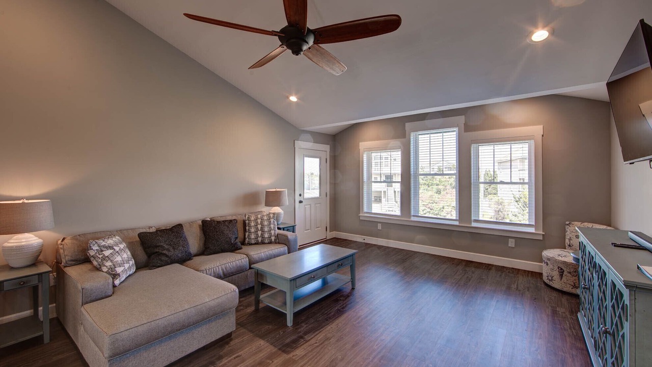 Photo of Livingroom in Avon