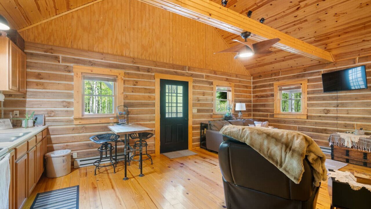 Photo of Livingroom in Birdseye