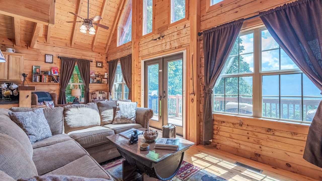 Photo of Livingroom in Waynesville