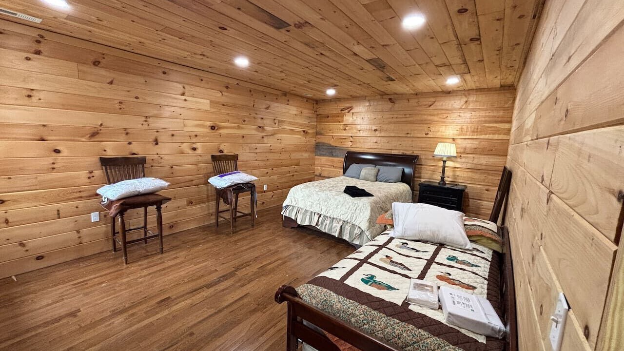 Photo of Bedroom in Rock Harbor