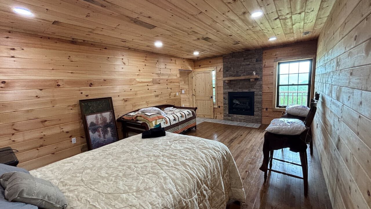 Photo of Bedroom in Rock Harbor