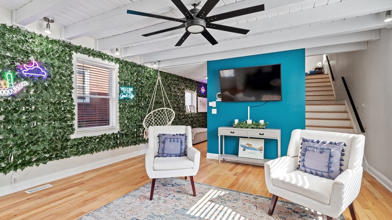 Photo of Livingroom in Downtown