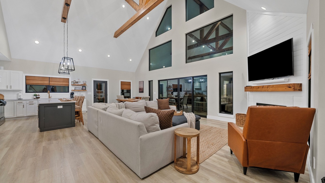 Photo of Livingroom in Cub Run