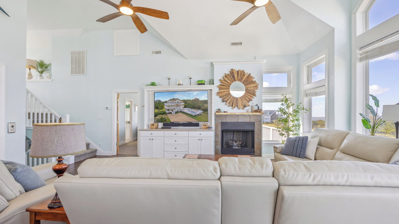 Photo of Bedroom in Wind Over Waves