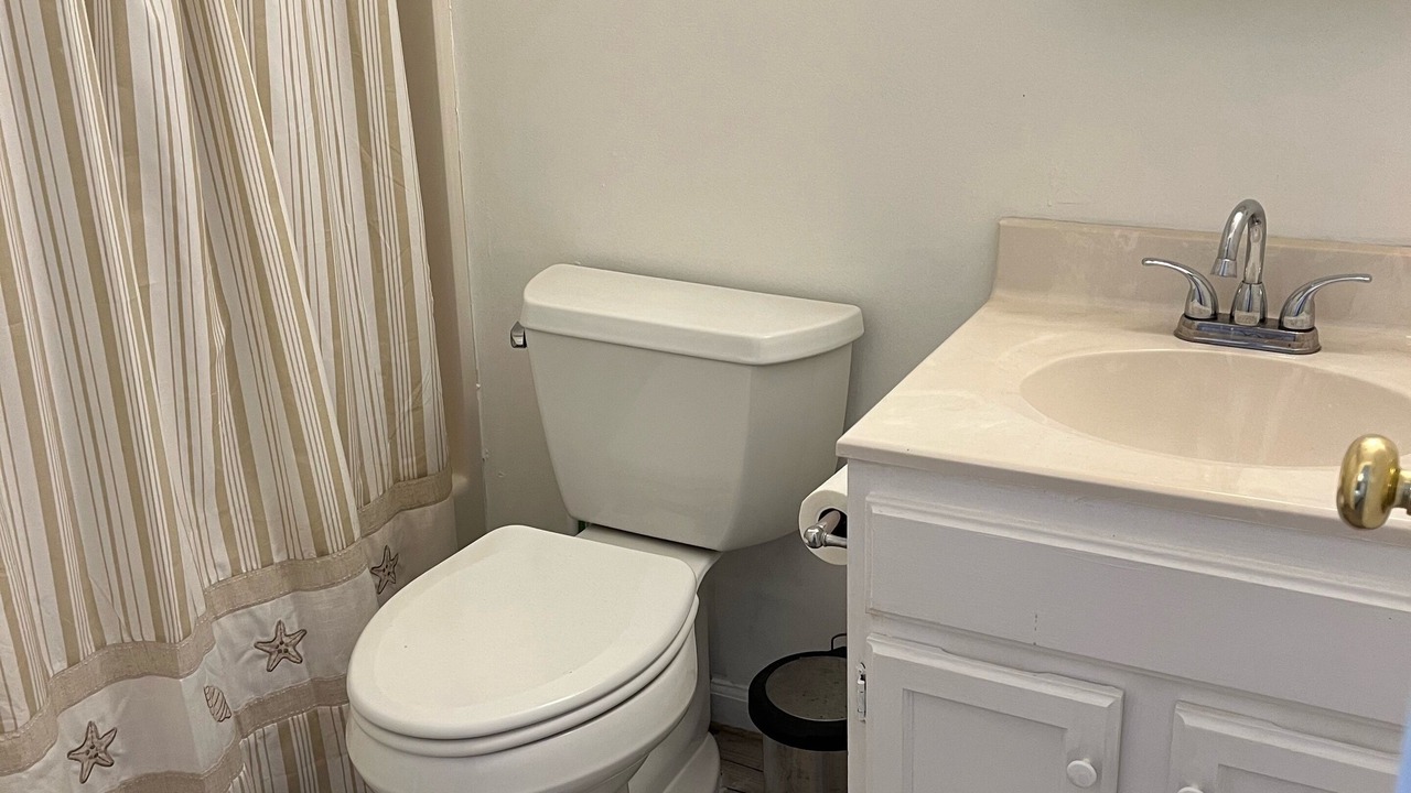 Photo of Bathroom in Garden City