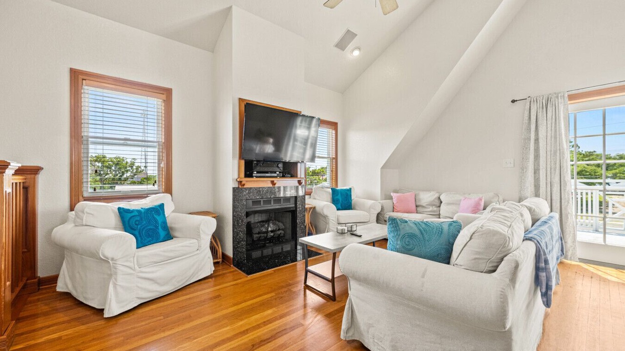Photo of Livingroom in Waves