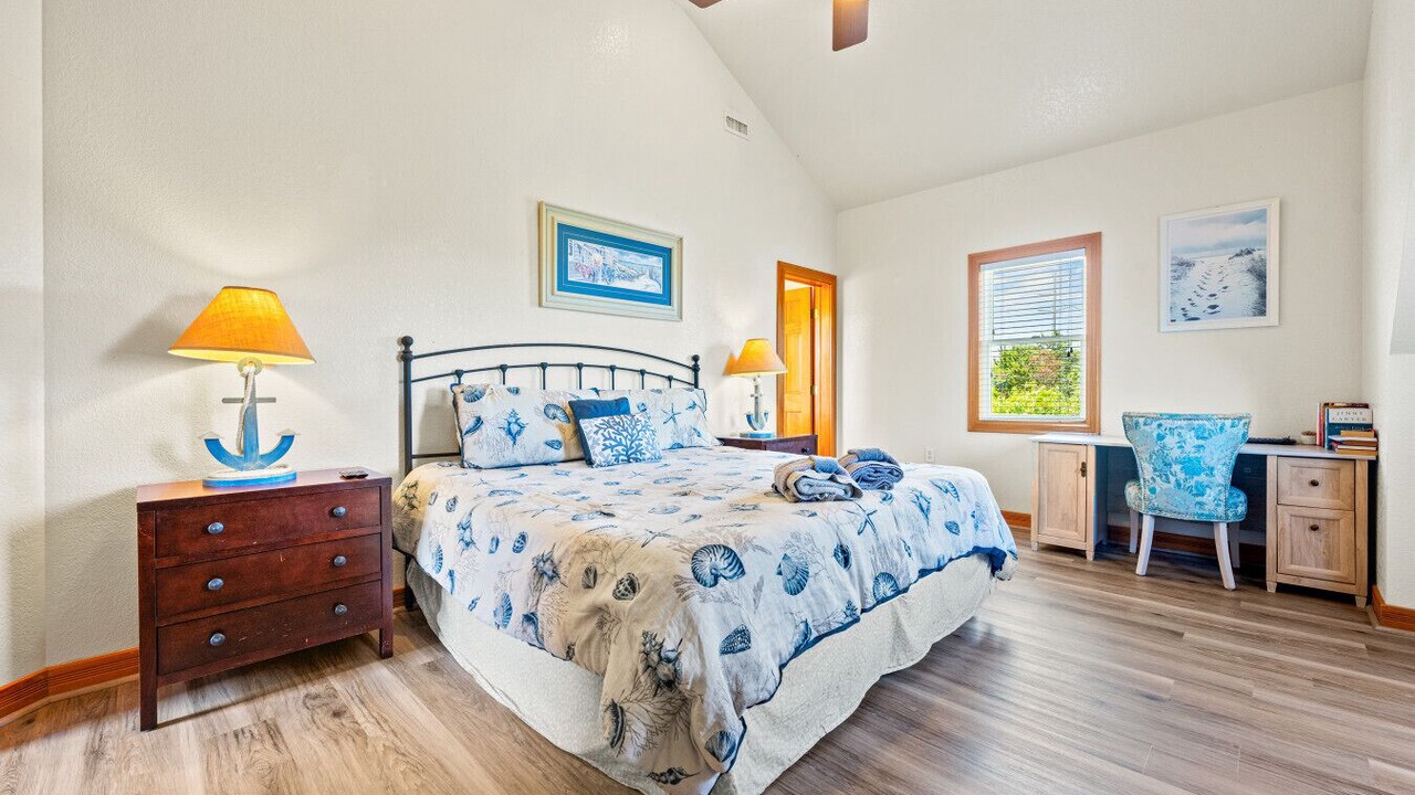 Photo of Bedroom in Waves
