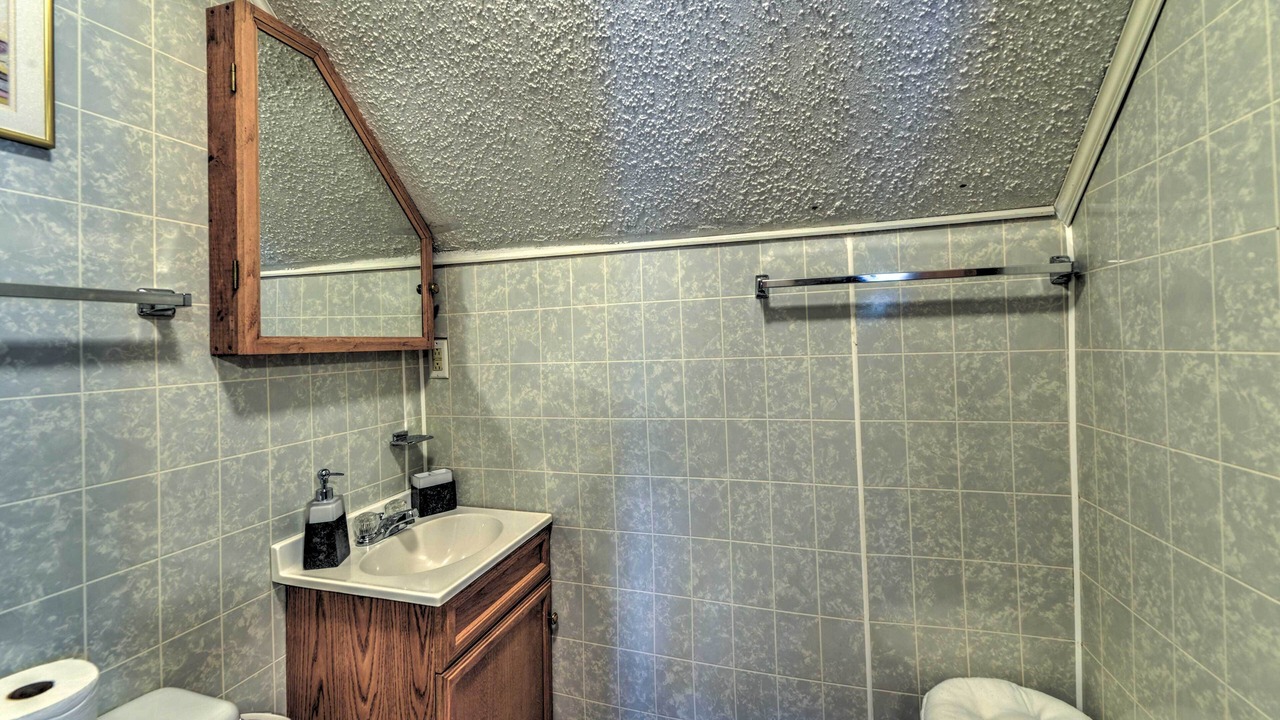 Photo of Bathroom in Myrick Estates