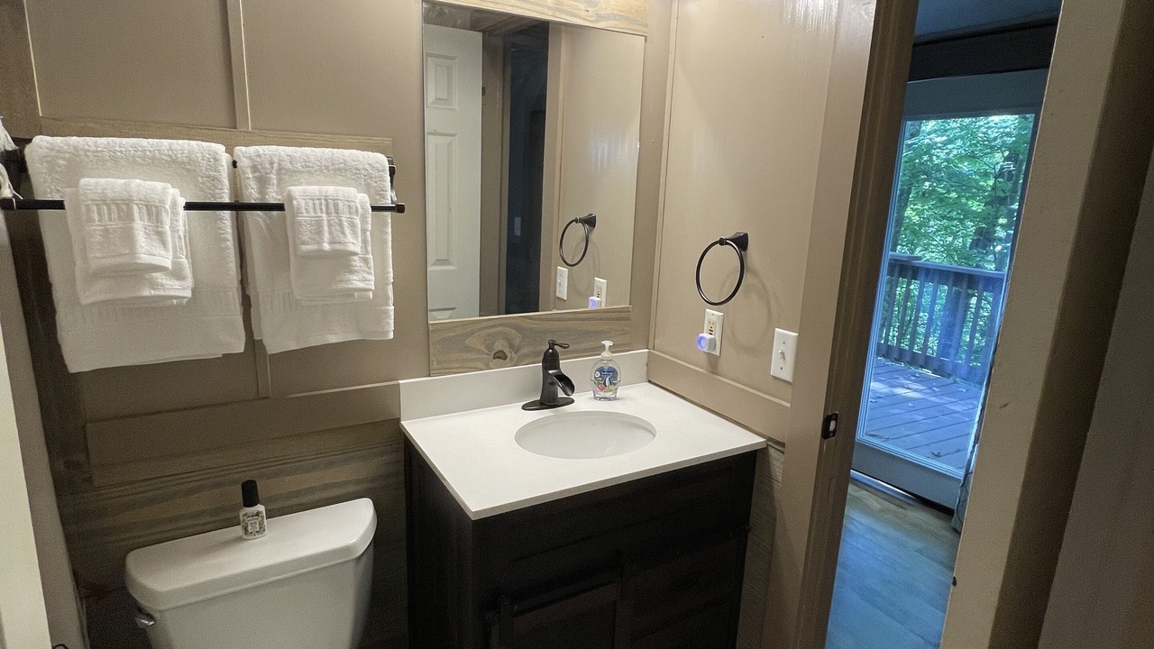 Photo of Bathroom in Saluda
