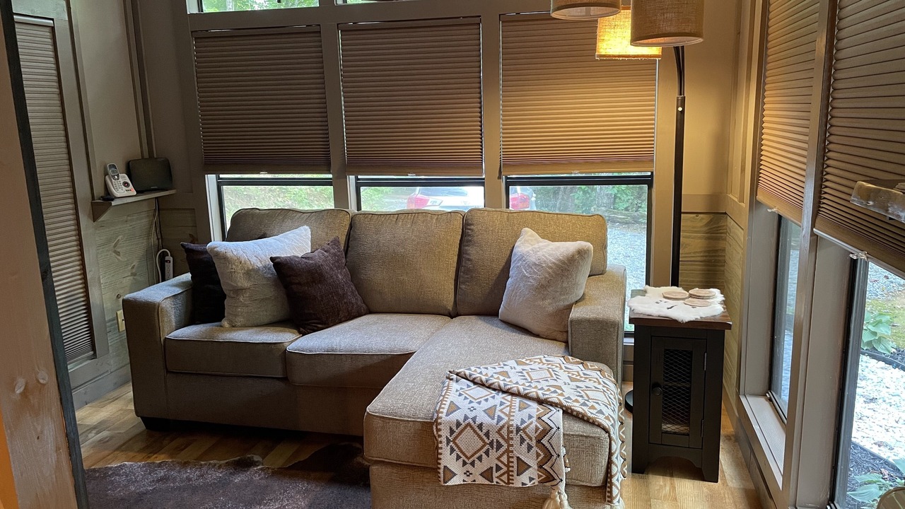 Photo of Livingroom in Saluda