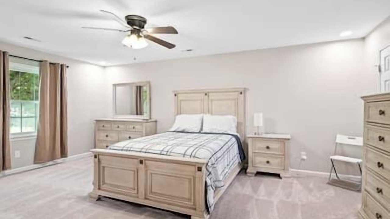 Photo of Bedroom in Elon
