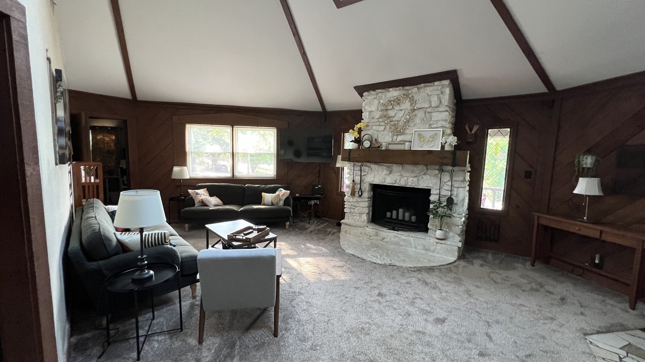 Photo of Livingroom in Monticello