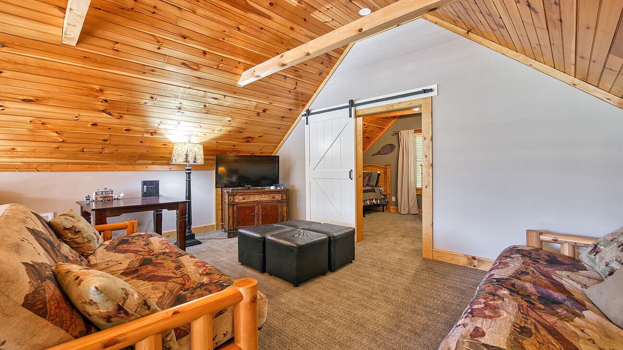 Photo of Livingroom in Maggie Valley