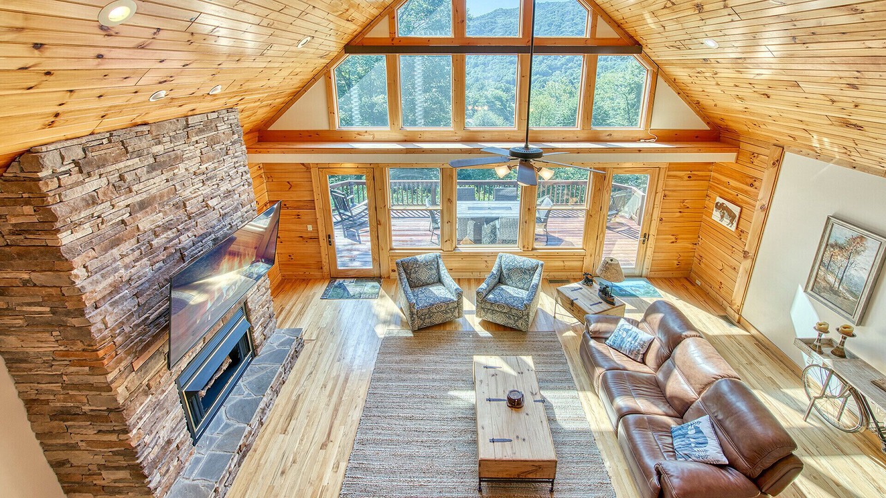 Photo of Livingroom in Maggie Valley