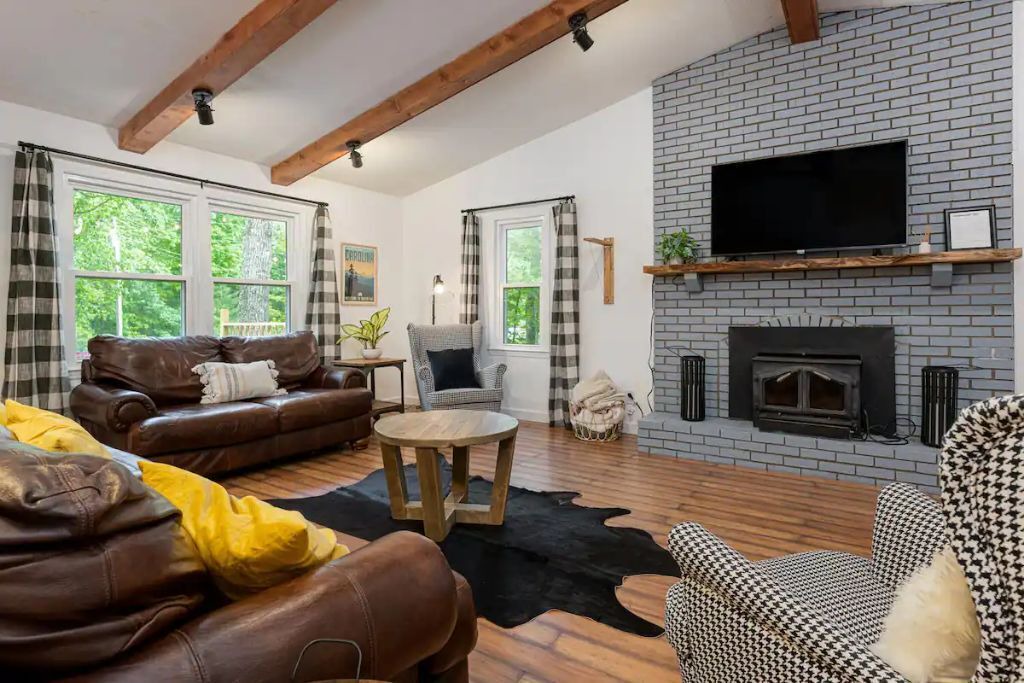 Photo of Livingroom in Brevard