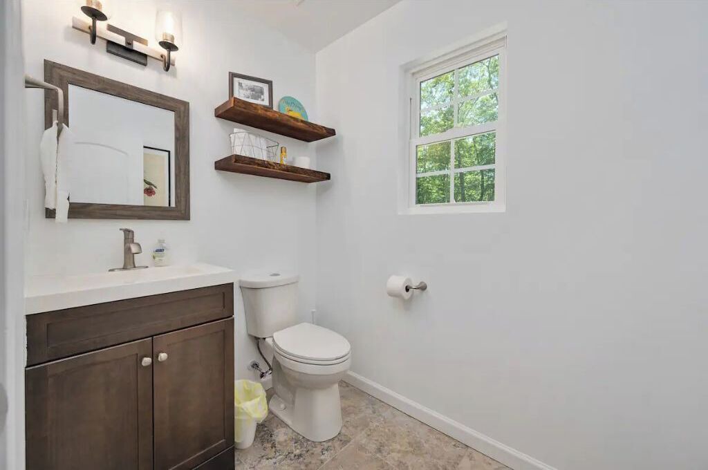 Photo of Bathroom in Cooleys Rift