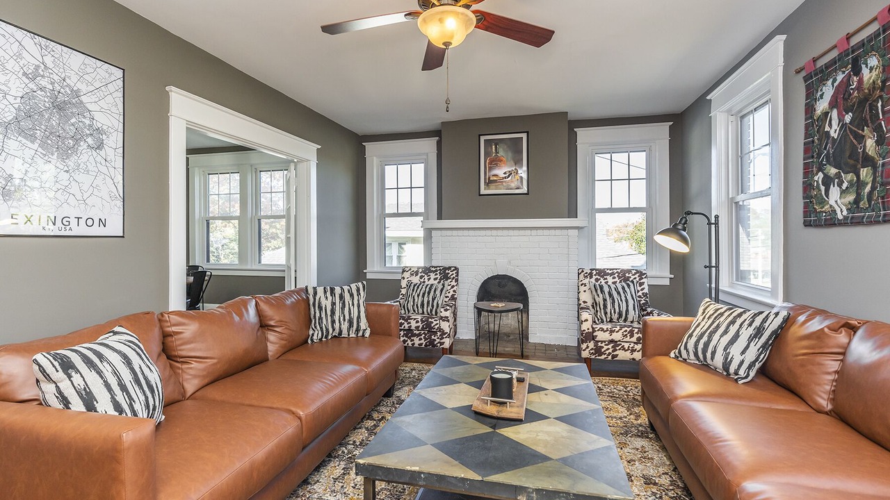 Photo of Livingroom in Lexington