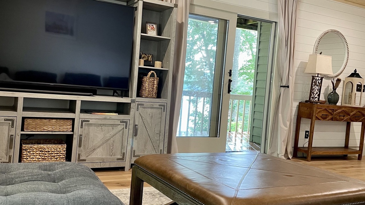 Photo of Livingroom in Cullowhee