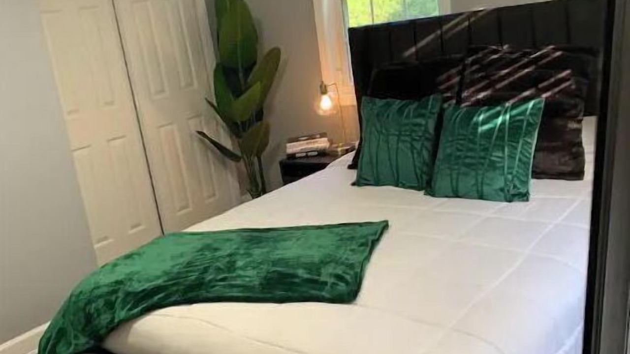 Photo of Bedroom in New Irving Park