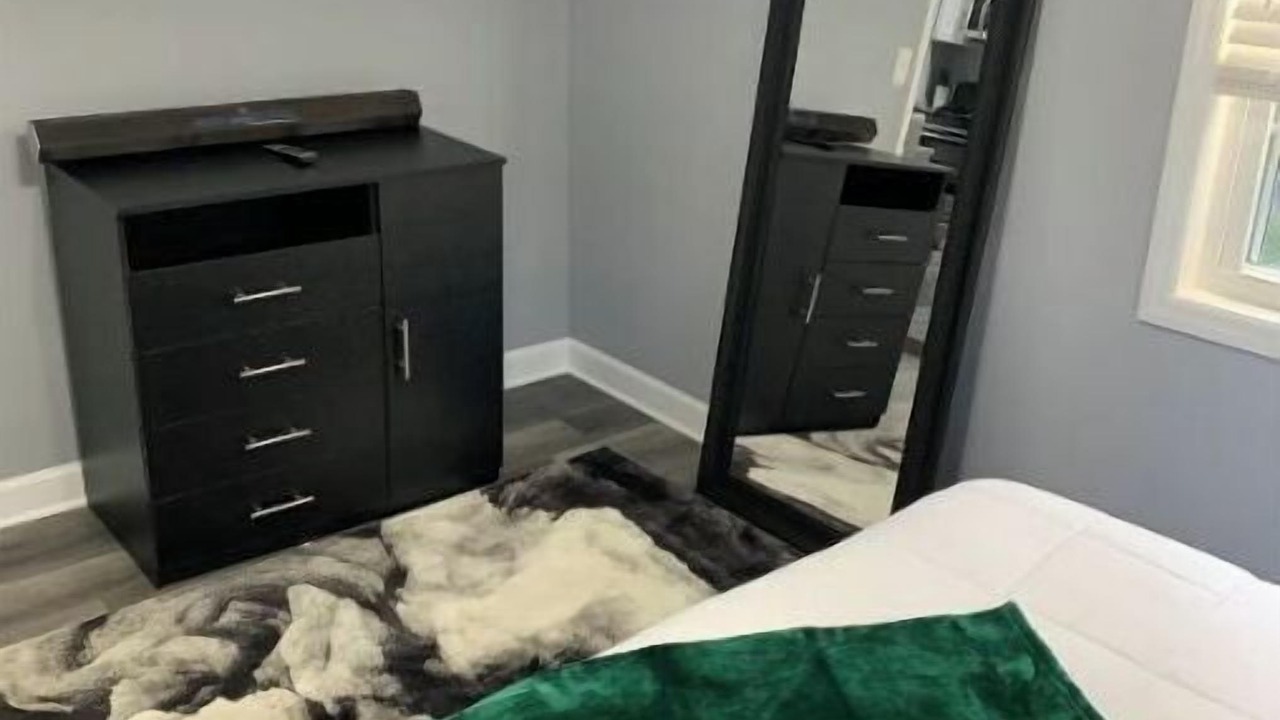 Photo of Bedroom in New Irving Park