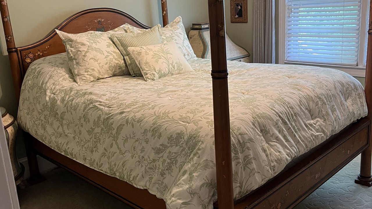 Photo of Bedroom in Woodfin