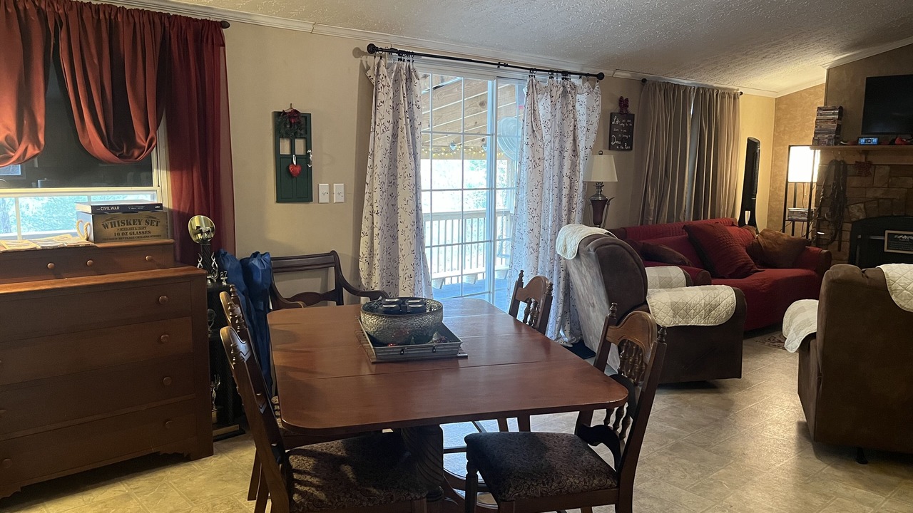 Photo of Livingroom in Newcomb