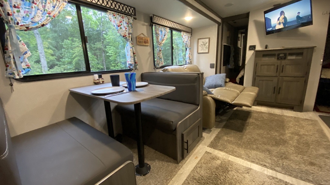 Photo of Livingroom in Cleveland