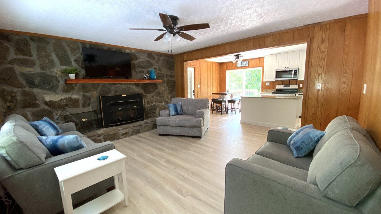 Photo of Livingroom in New Tazewell