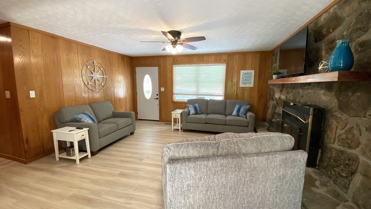 Photo of Livingroom in New Tazewell