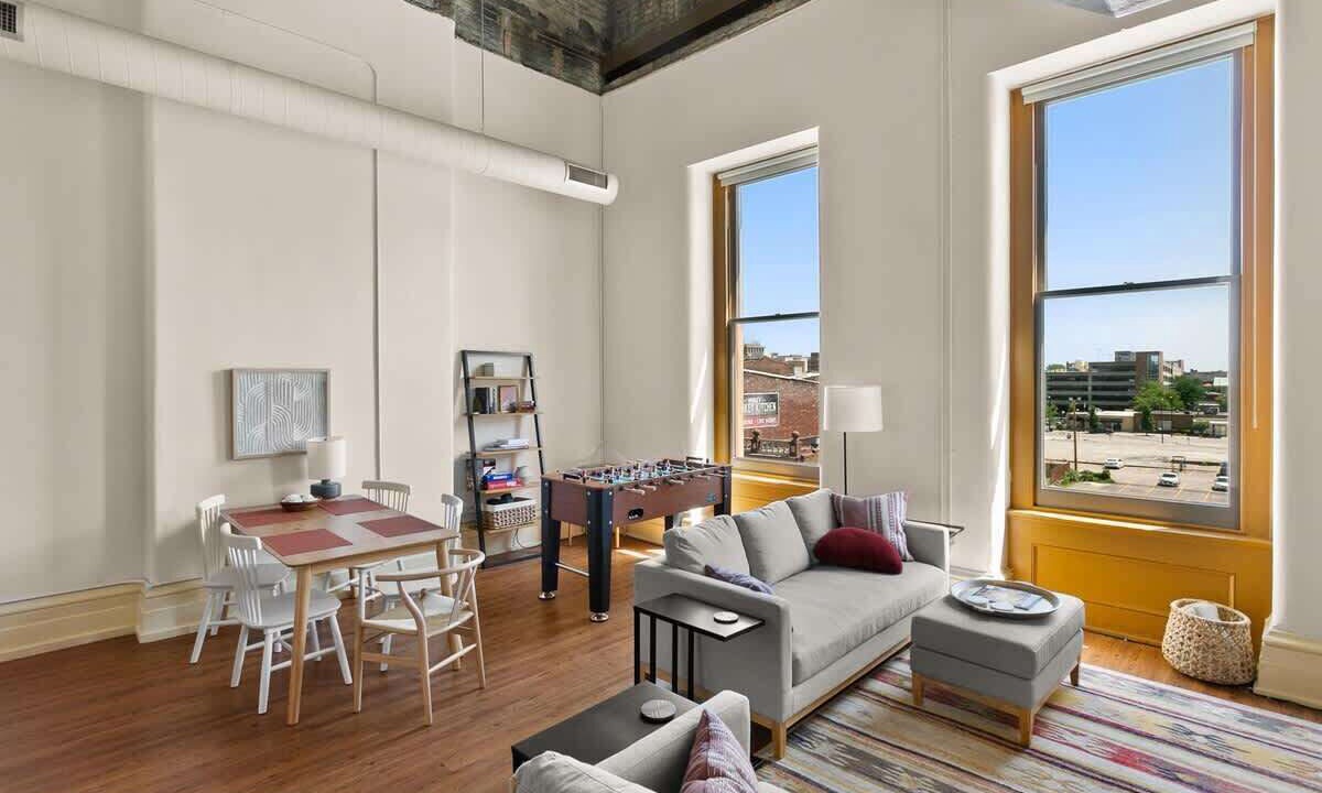 Photo of Livingroom in Downtown Louisville