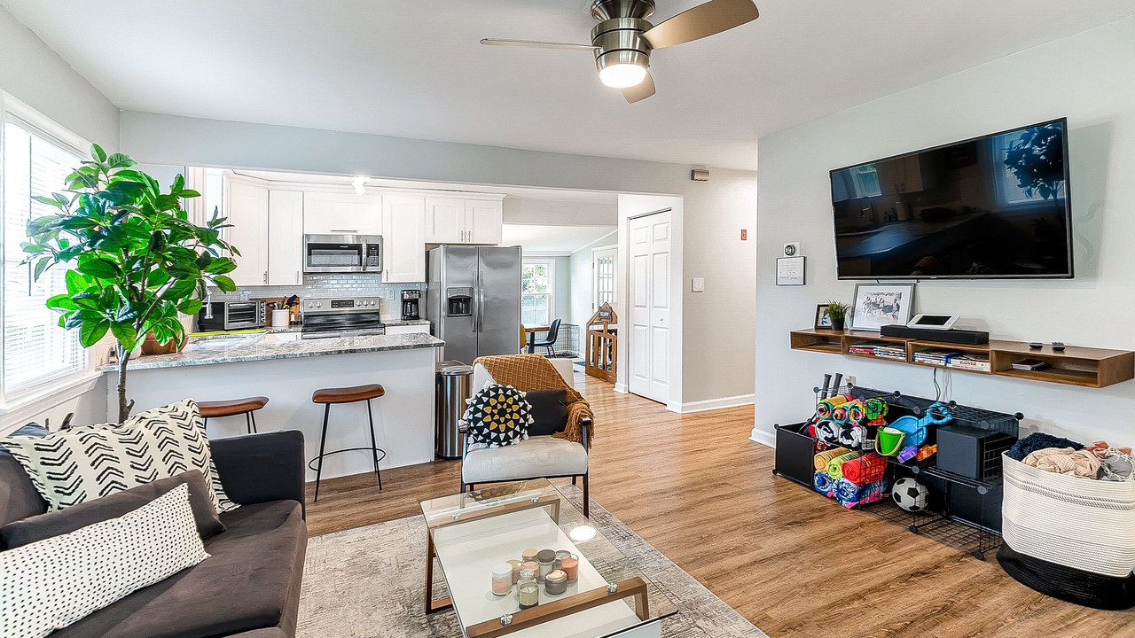 Photo of Livingroom in Bayview