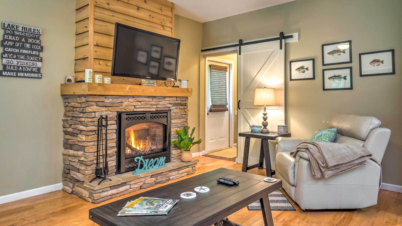 Photo of Livingroom in Byrdstown