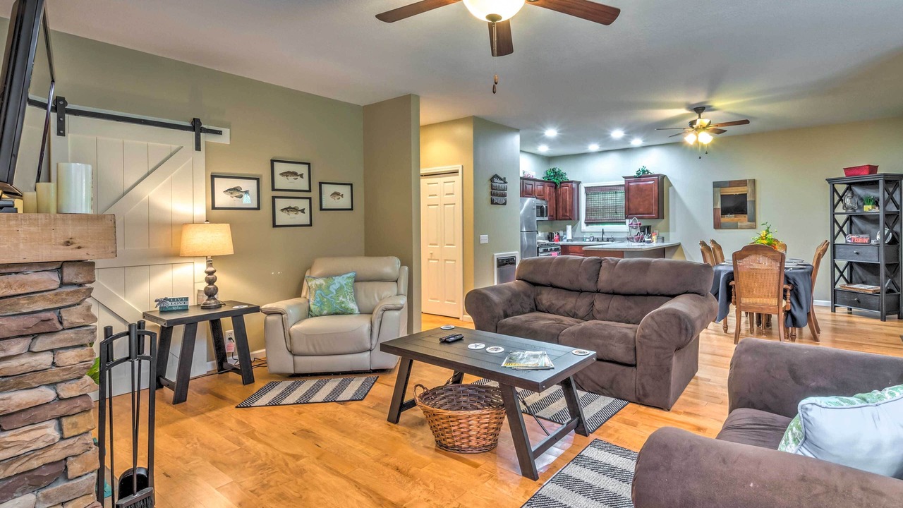 Photo of Livingroom in Byrdstown