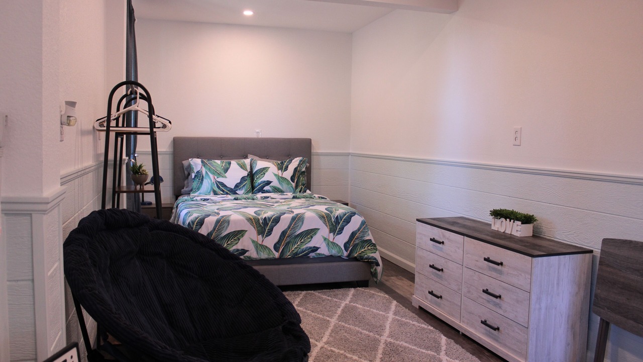 Photo of Bedroom in Waves