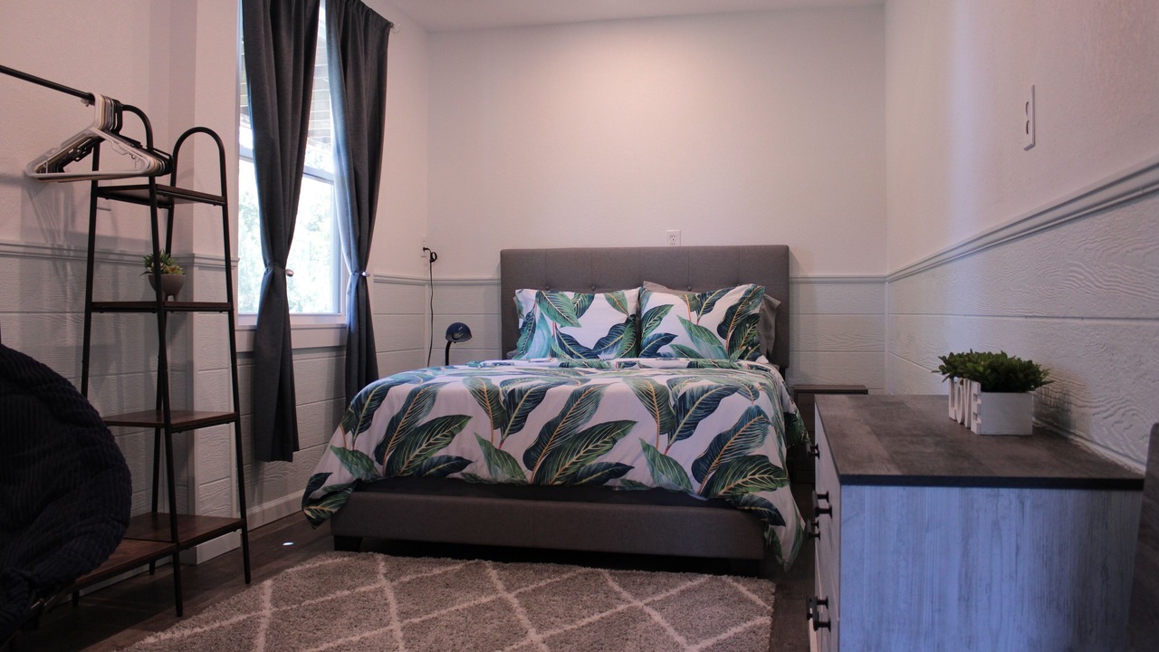 Photo of Bedroom in Waves