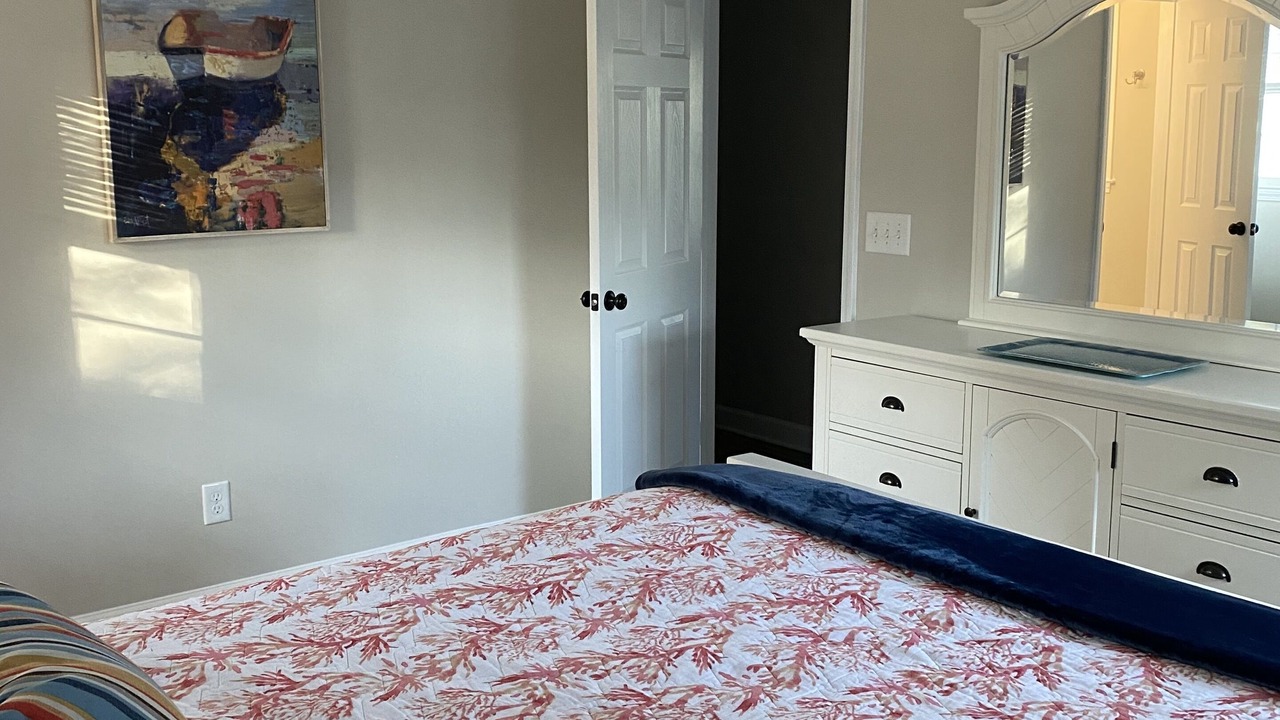 Photo of Bedroom in Green Meadow