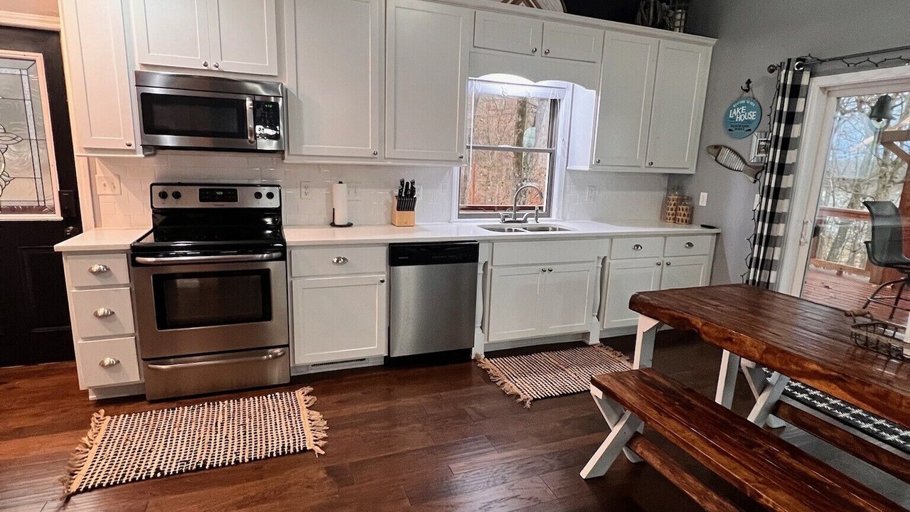Photo of Kitchen in Falls of Rough