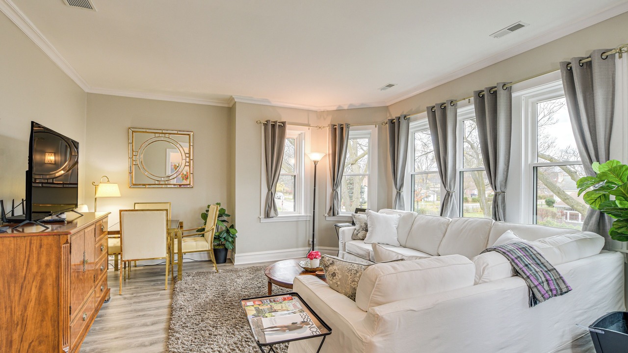 Photo of Bedroom in Evanston