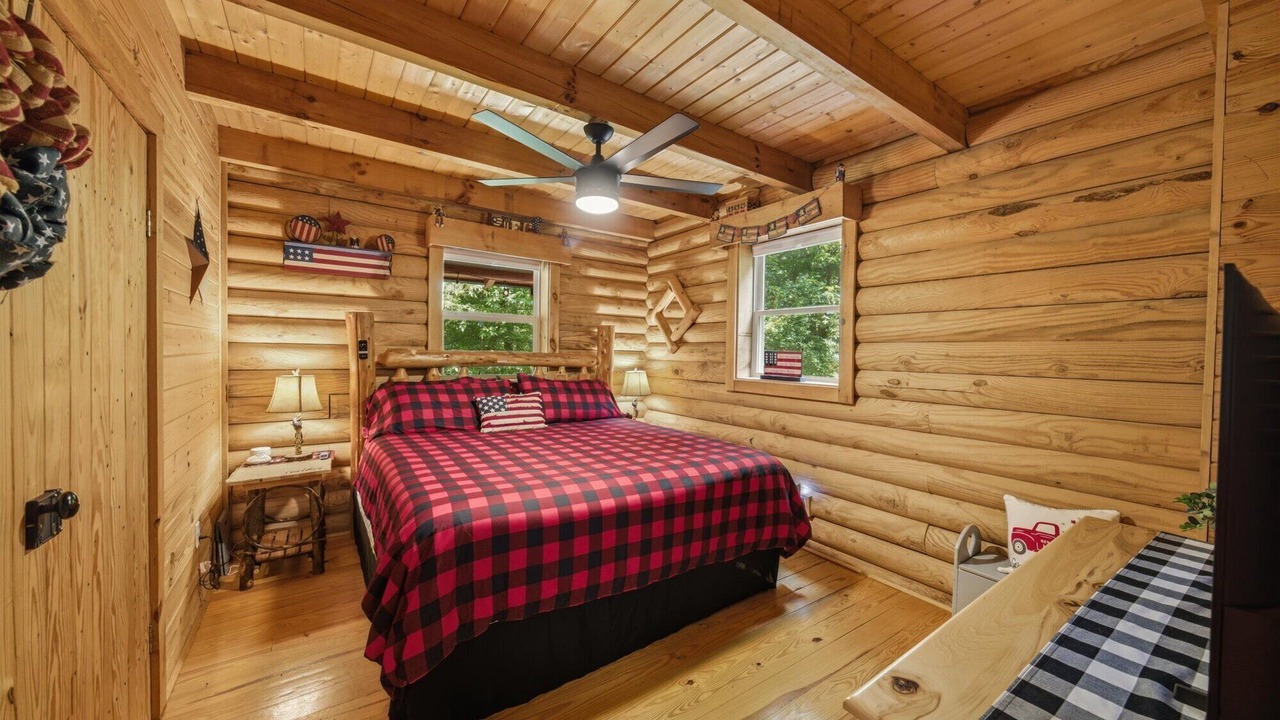 Photo of Bedroom in Knoxville