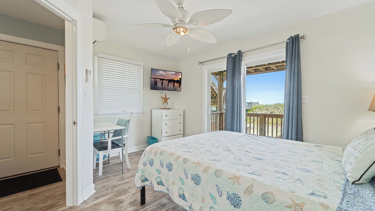 Photo of Bedroom in North Topsail Beach