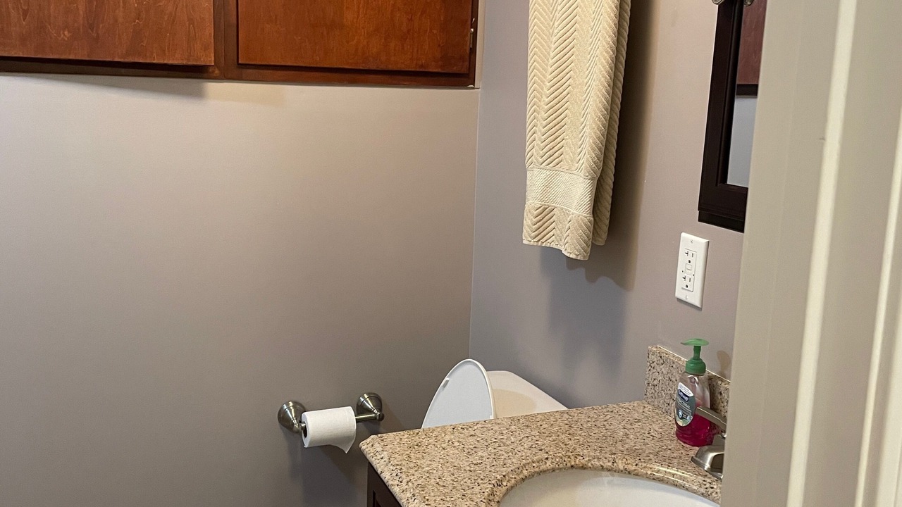 Photo of Bathroom in Flat Hollow Marina