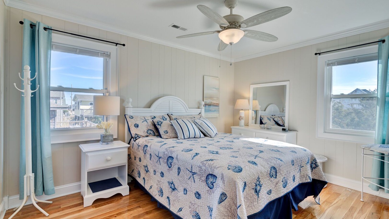 Photo of Bedroom in Rodanthe