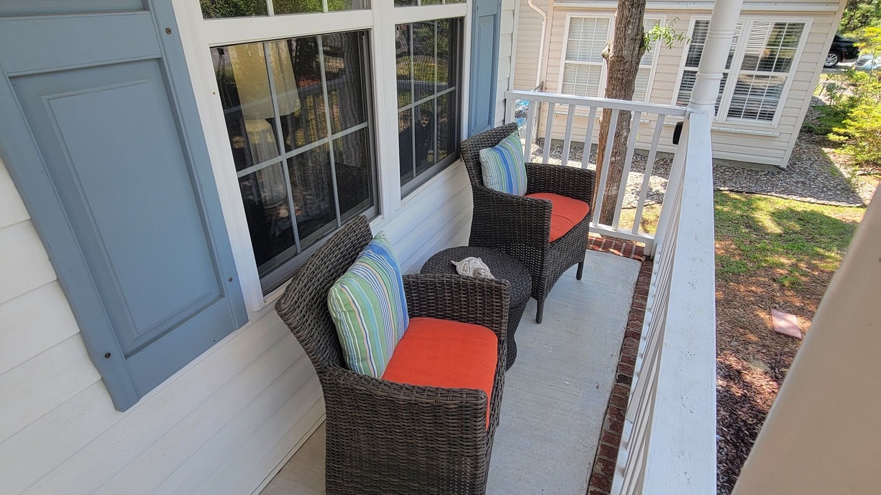 Photo of Patio Balcony in Tranquil Harbour