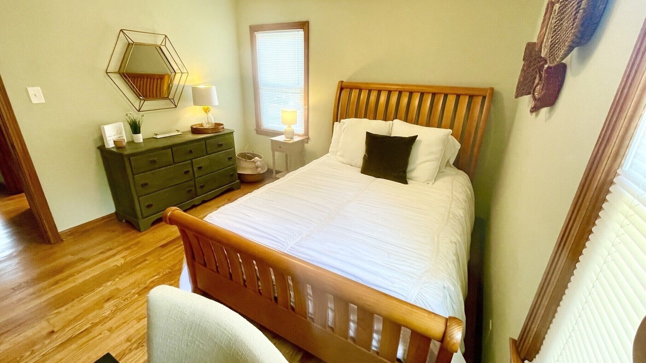 Photo of Bedroom in Knoxville