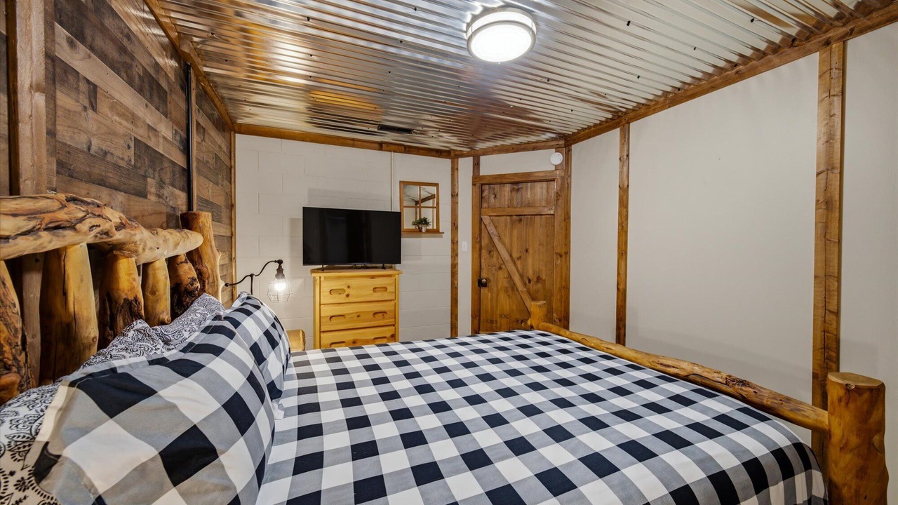 Photo of Bedroom in Knoxville