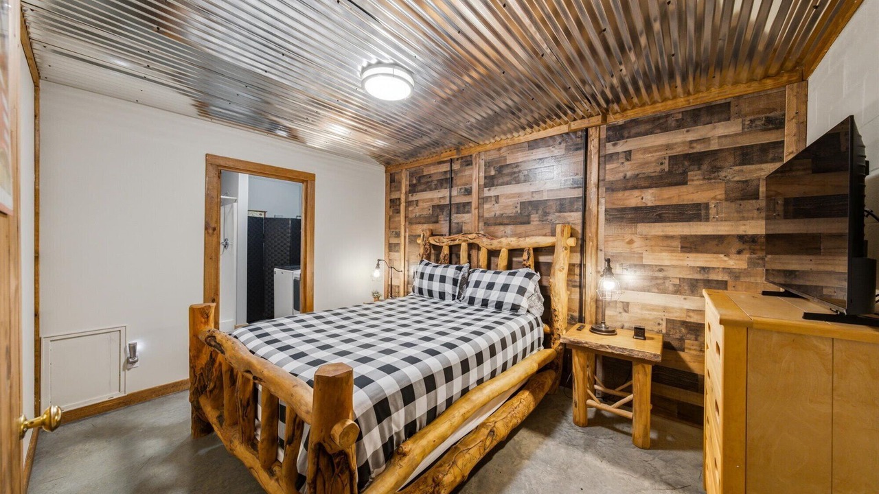 Photo of Bedroom in Knoxville