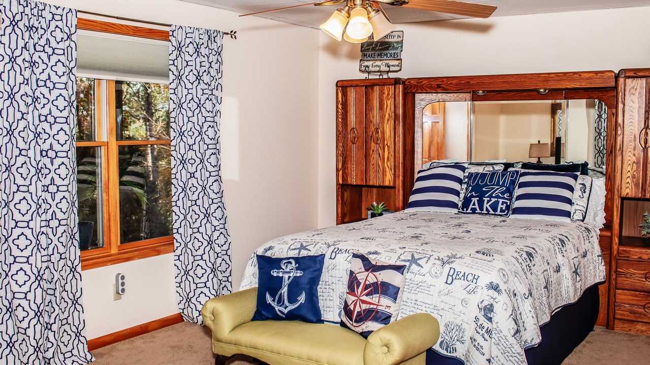 Photo of Bedroom in Byrdstown