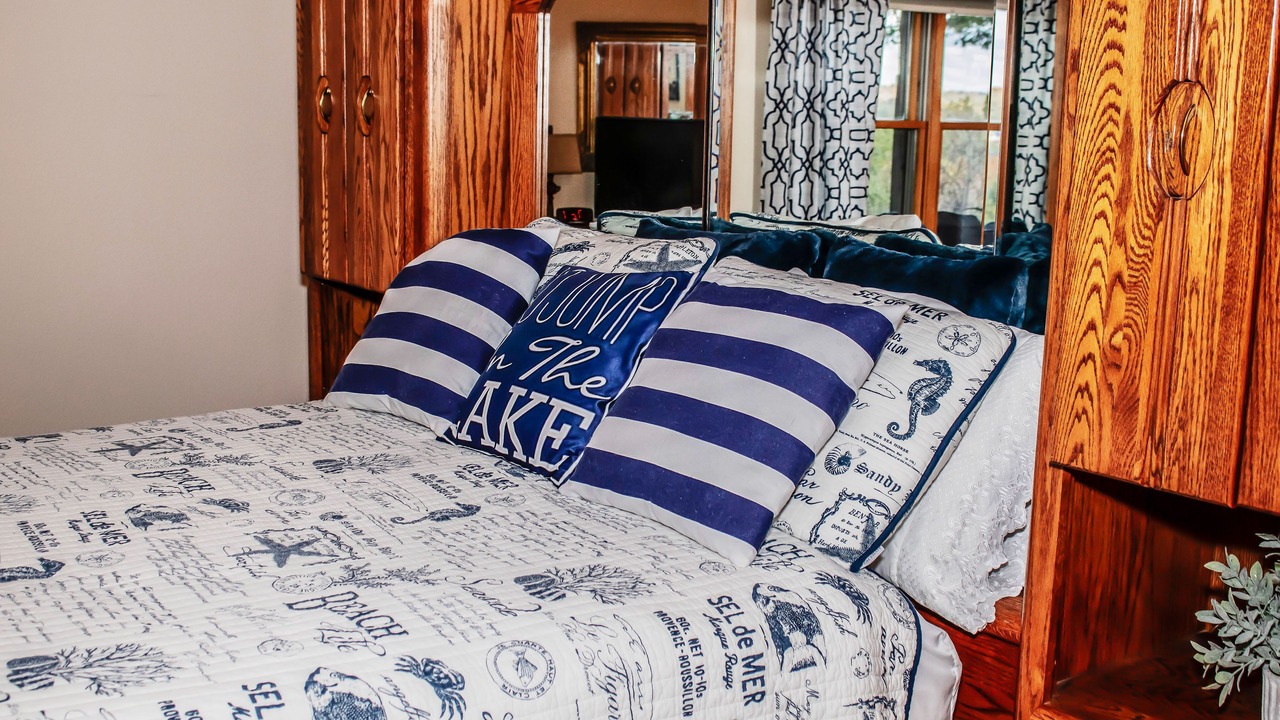 Photo of Bedroom in Byrdstown